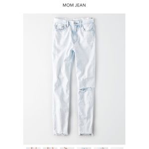 NWT American Eagle Petite Mom Jeans High Waisted